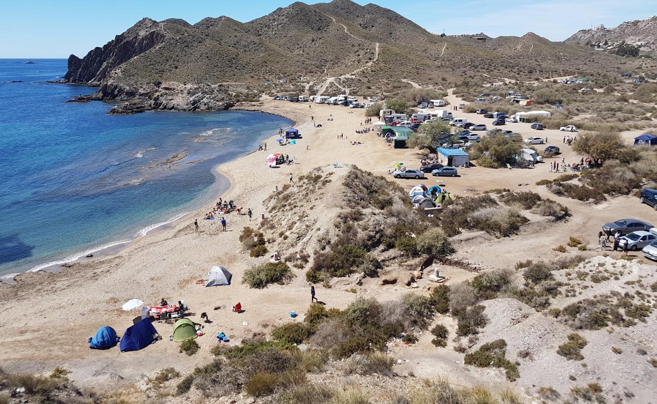 Foto af Playa del Arroz med gråt skallesand overflade