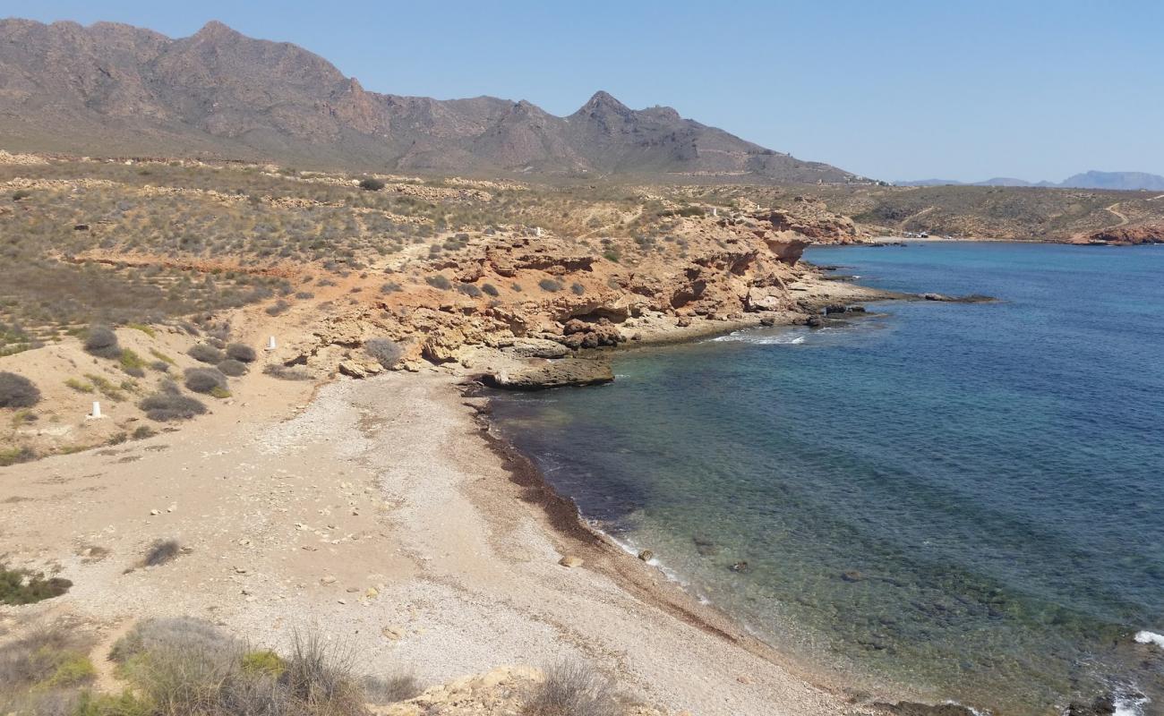 Foto af Cala del Barranco Ancho med gråt sand og sten overflade