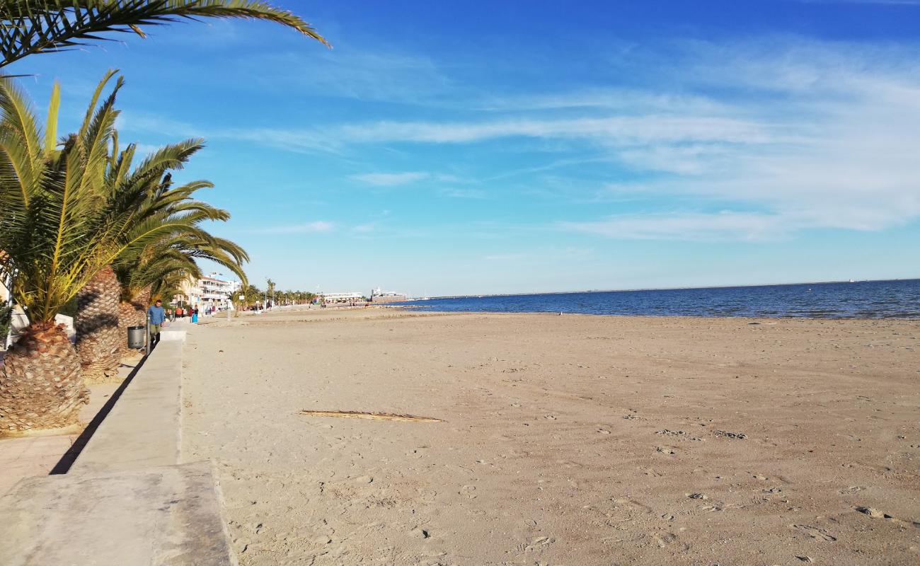 Foto af Playa el Castillico med grå sand overflade