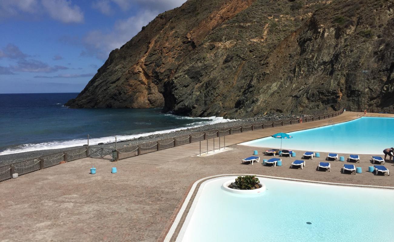 Foto af Playa de Vallehermoso med gråt sand og sten overflade