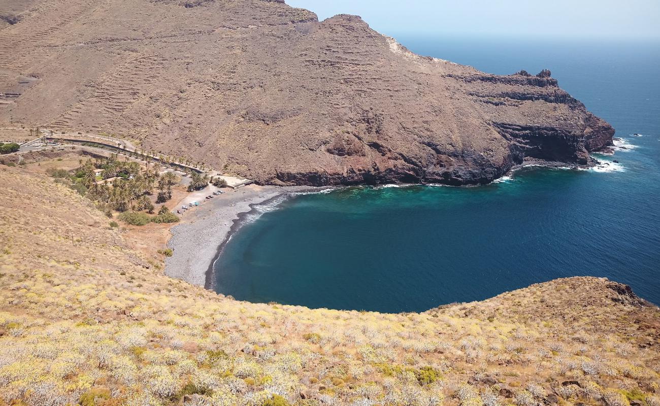 Foto af Playa de Avalo med gråt sand og sten overflade