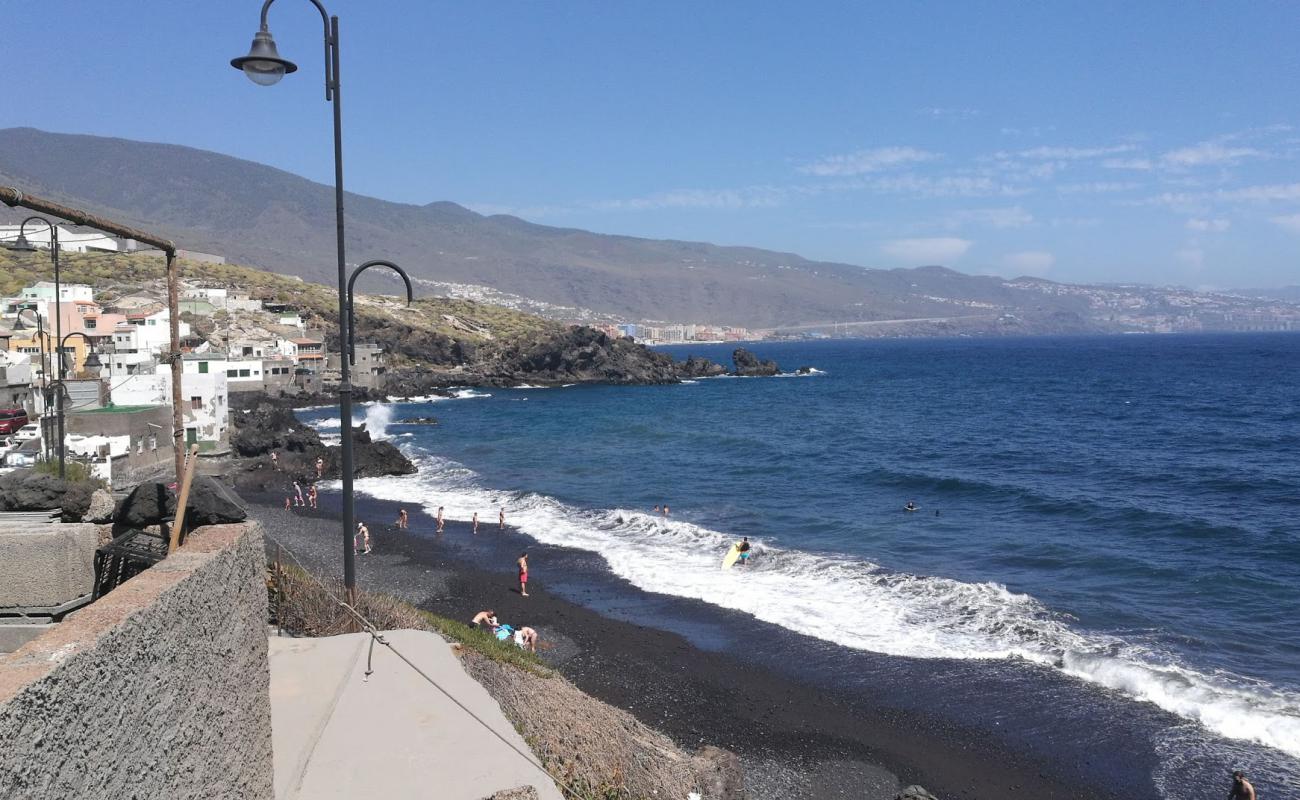 Foto af Playa De La Viuda med gråt sand og småsten overflade