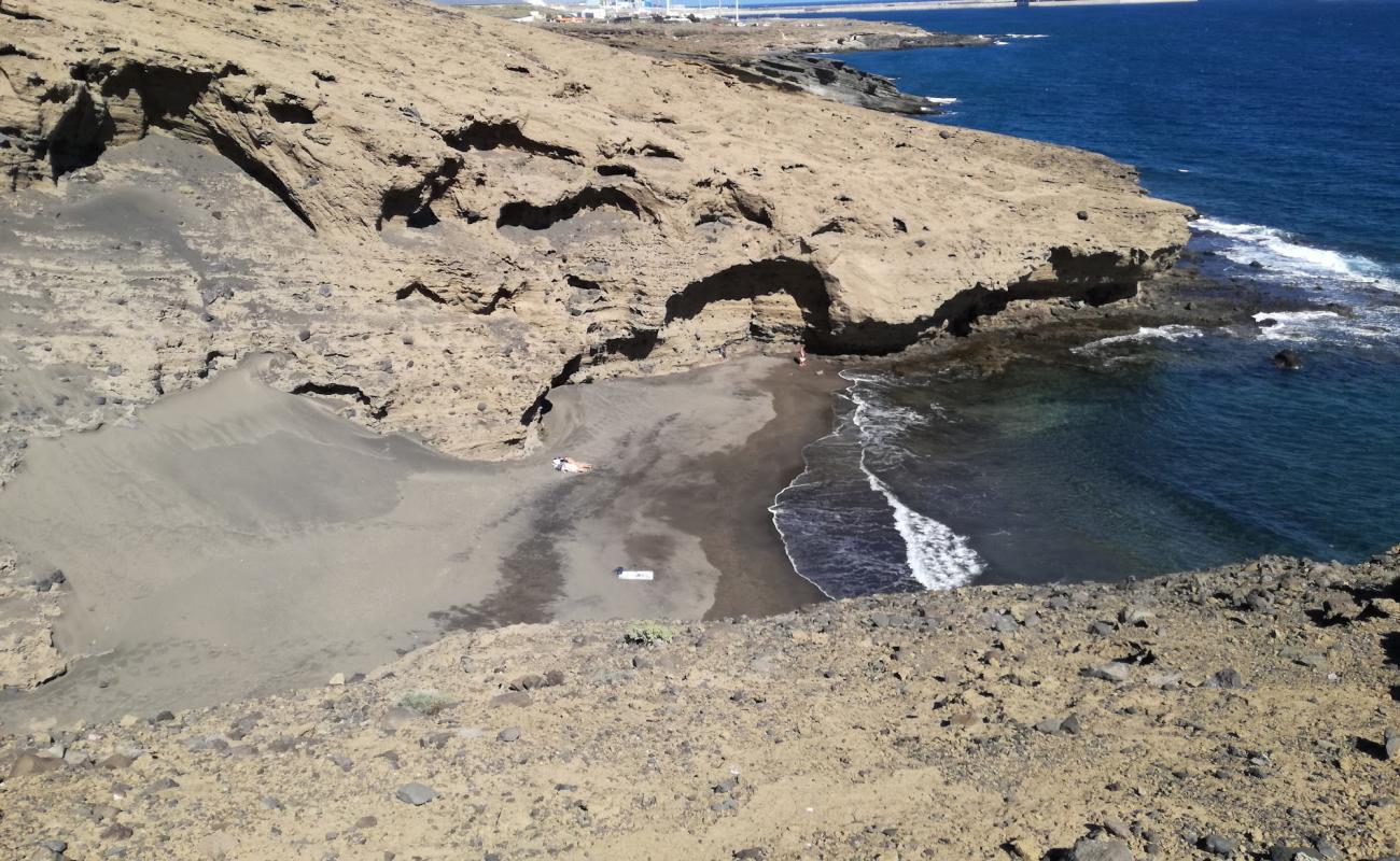 Foto af Playa la Rajita med brunt sand overflade