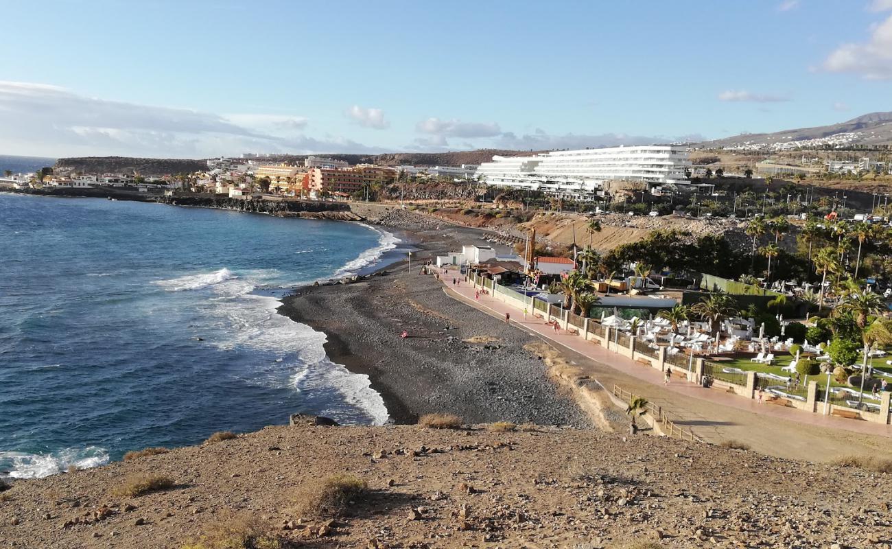 Foto af Playa del Veril med gråt sand og småsten overflade