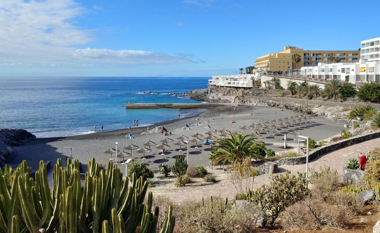 Foto af Playa de Ajabo med gråt sand og småsten overflade