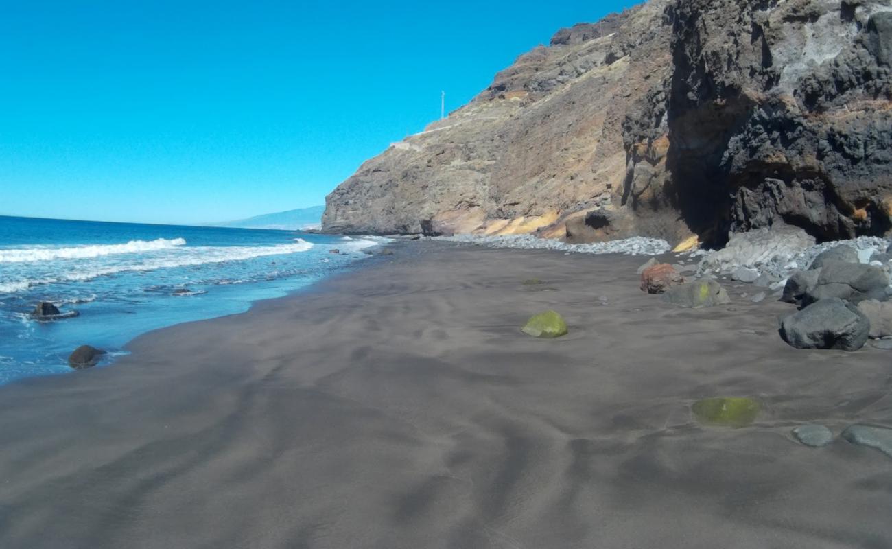 Foto af Playa El Llano med grå sand overflade