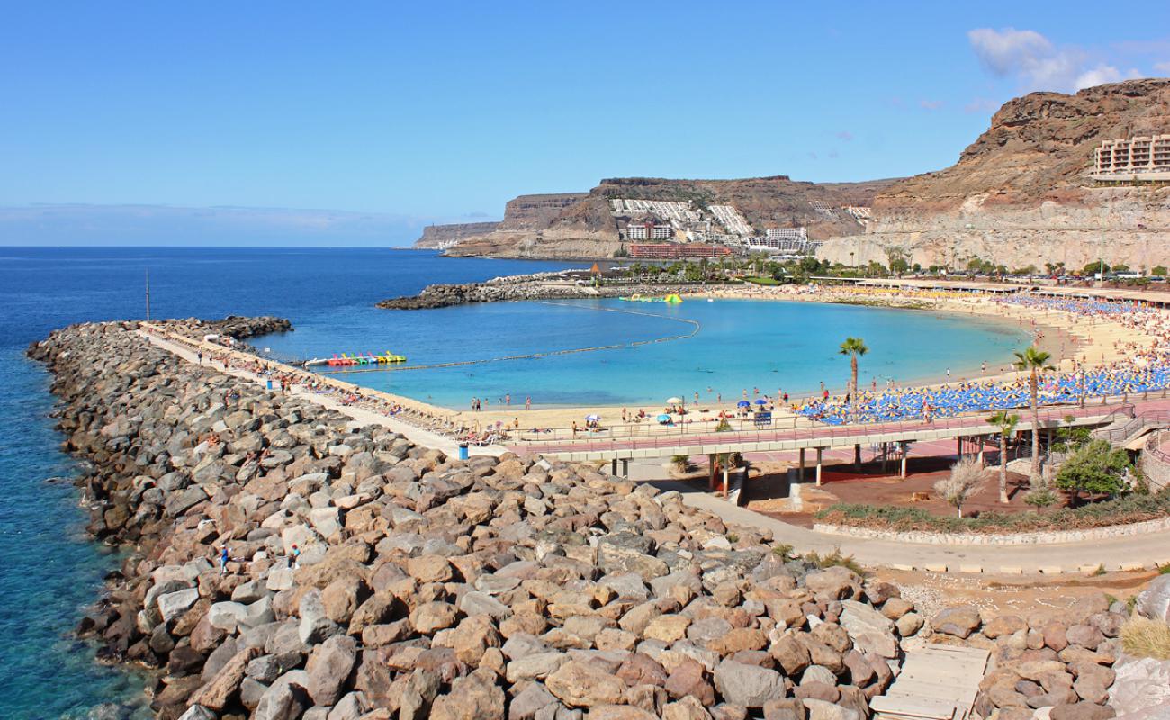 Foto af Amadores Strand med lys fint sand overflade