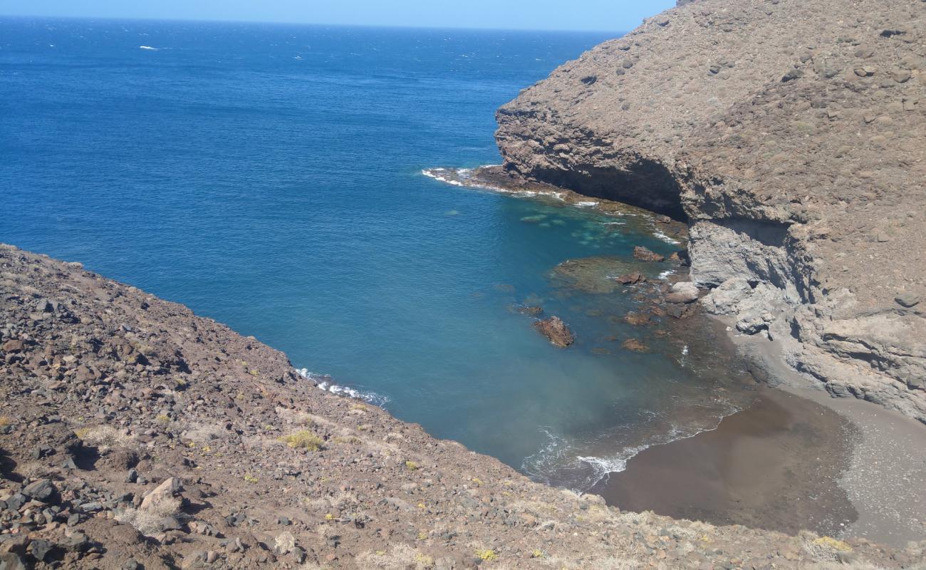 Foto af Playa de El Puerto med grå sand overflade