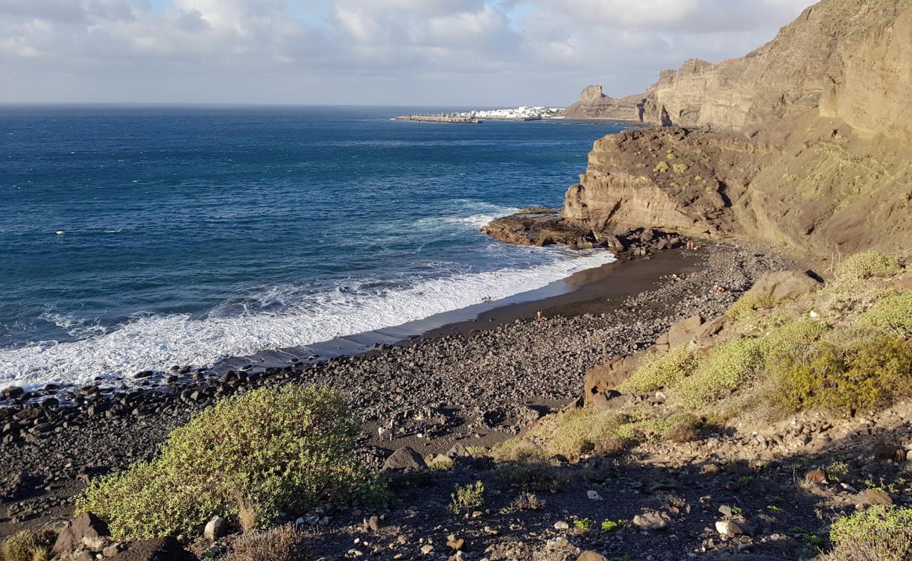 Foto af Guayedra Beach med gråt sand og småsten overflade