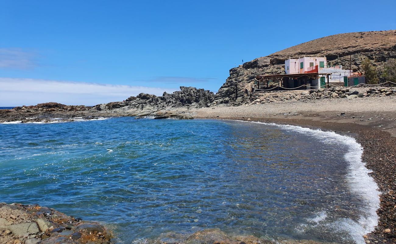 Foto af Playa del valle med sort sand og småsten overflade