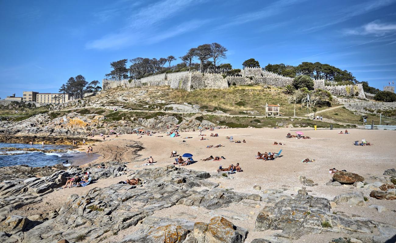 Foto af Praia da Cuncheira med lyst sand & sten overflade