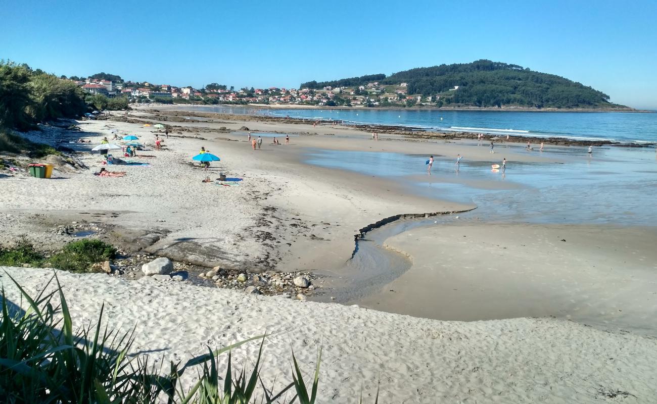 Foto af Praia de Patos med hvidt sand overflade