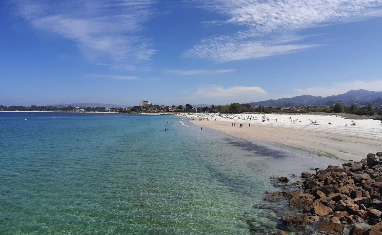 Foto af Vao Strand med hvidt fint sand overflade