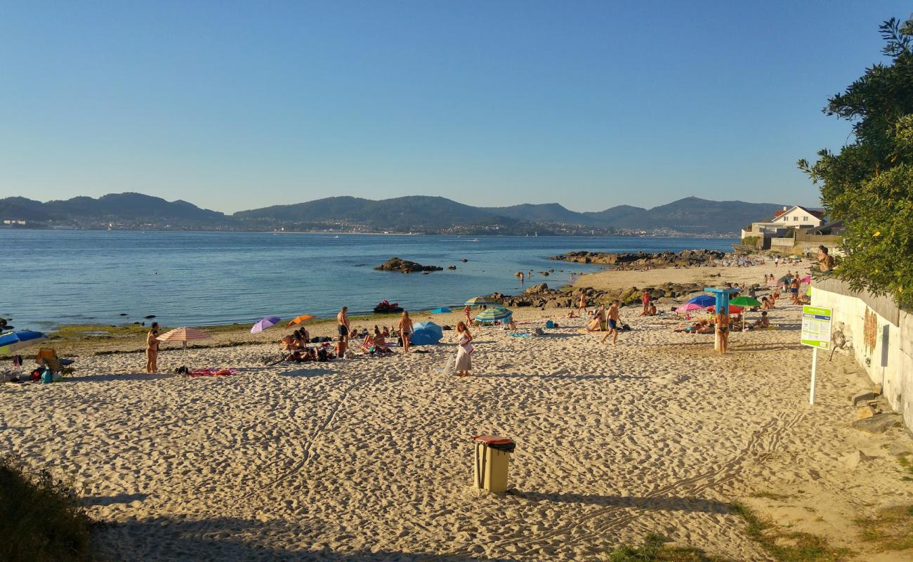 Foto af Praia dos Olmos med hvidt sand overflade