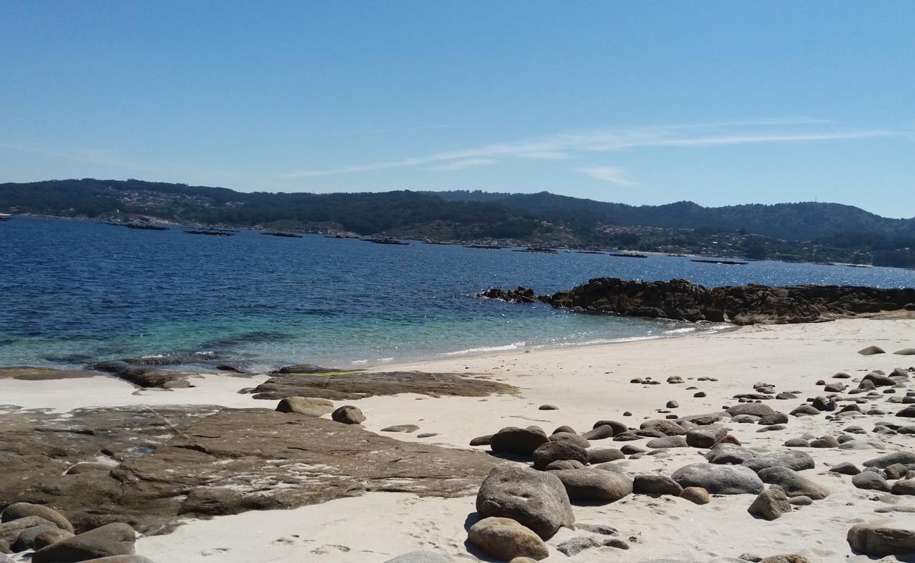 Foto af Praia de Lalada med hvidt fint sand overflade