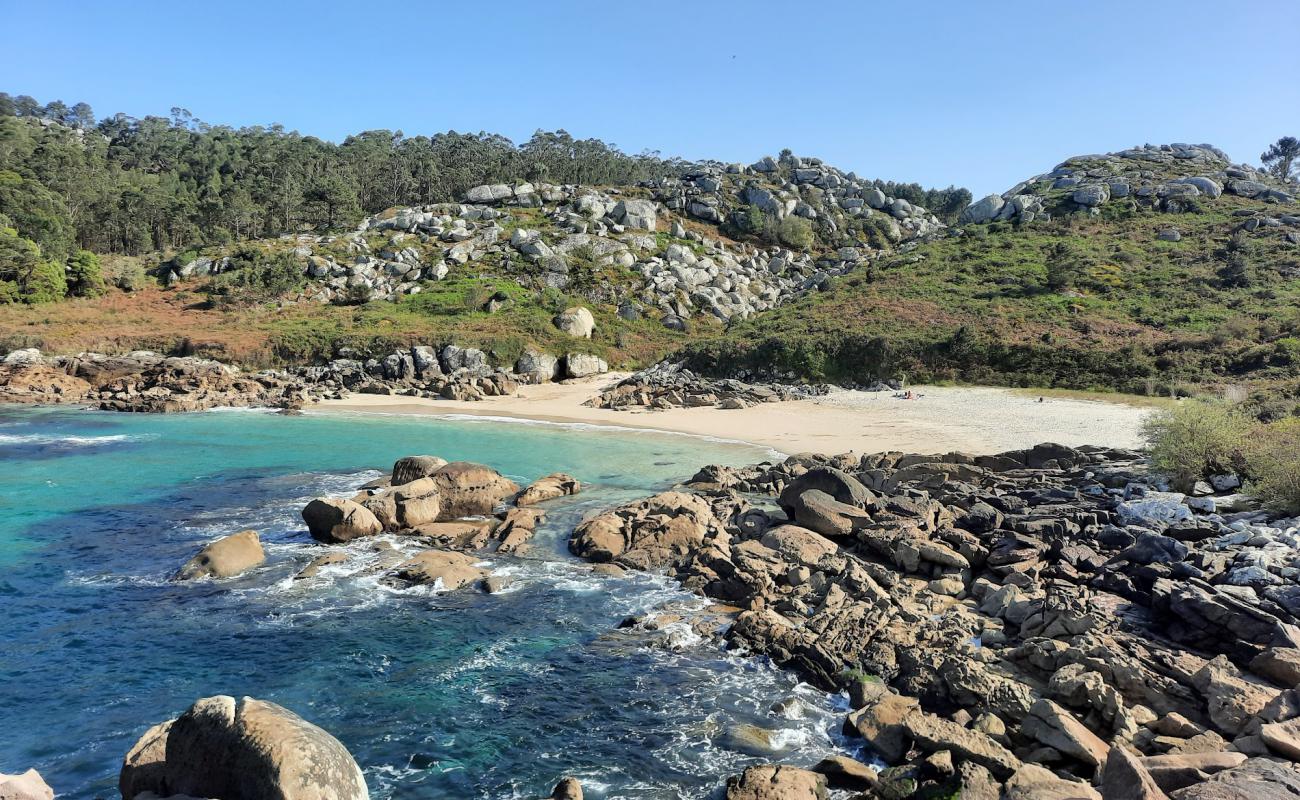 Foto af Praia da Lagoelas med hvidt fint sand overflade