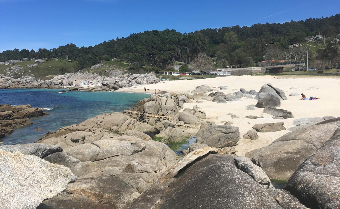 Foto af Praia de Lagos med lys fint sand overflade