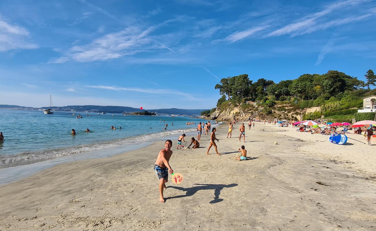 Foto af Praia de Lapaman med hvidt fint sand overflade