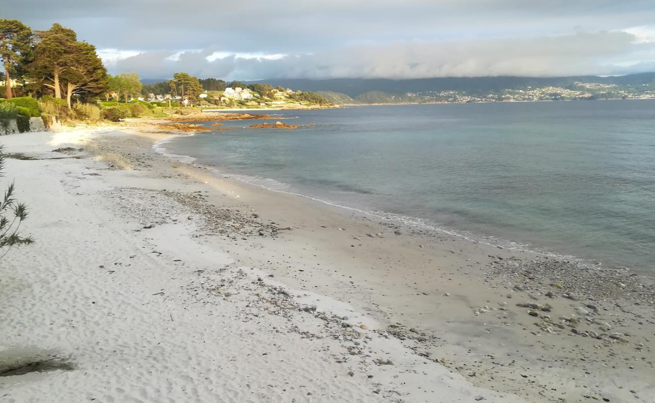 Foto af Nanin beach med lys sand overflade