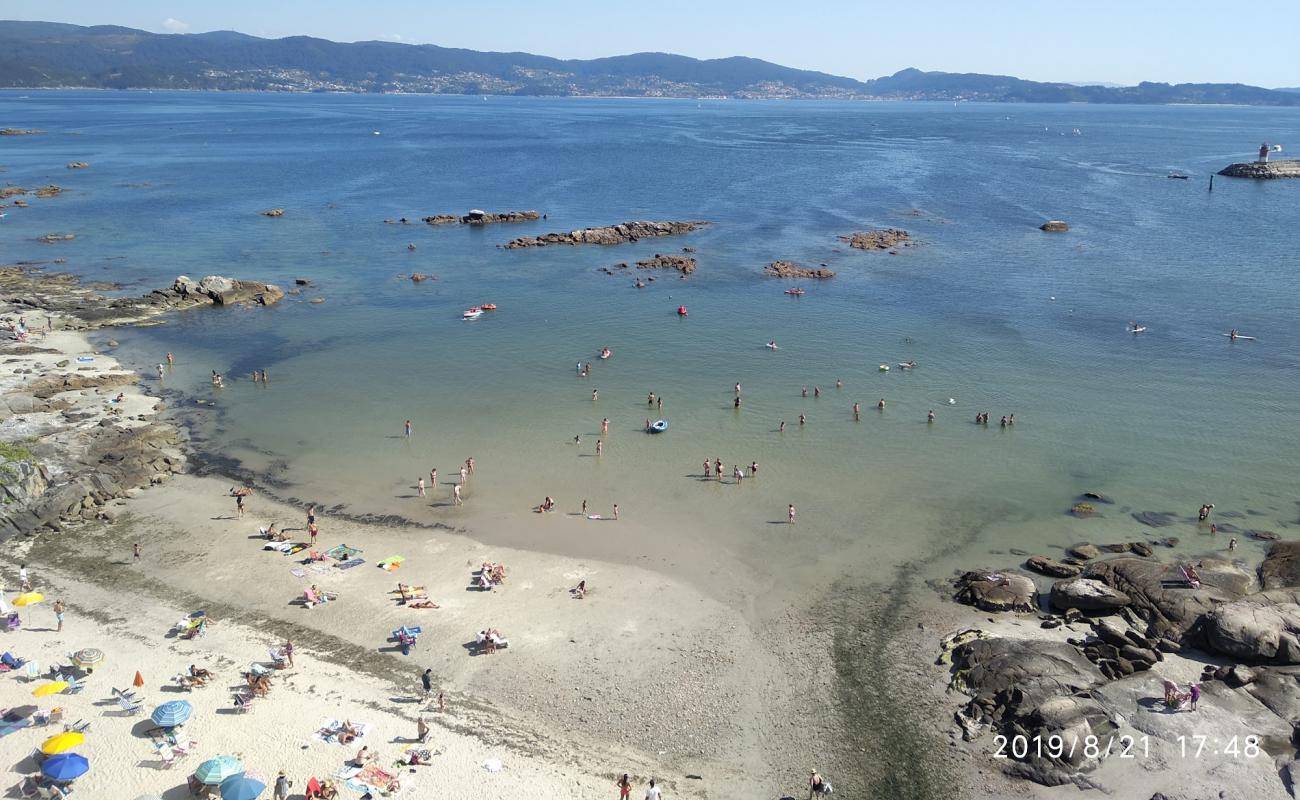 Foto af Carabuxeira beach med lys fint sand overflade