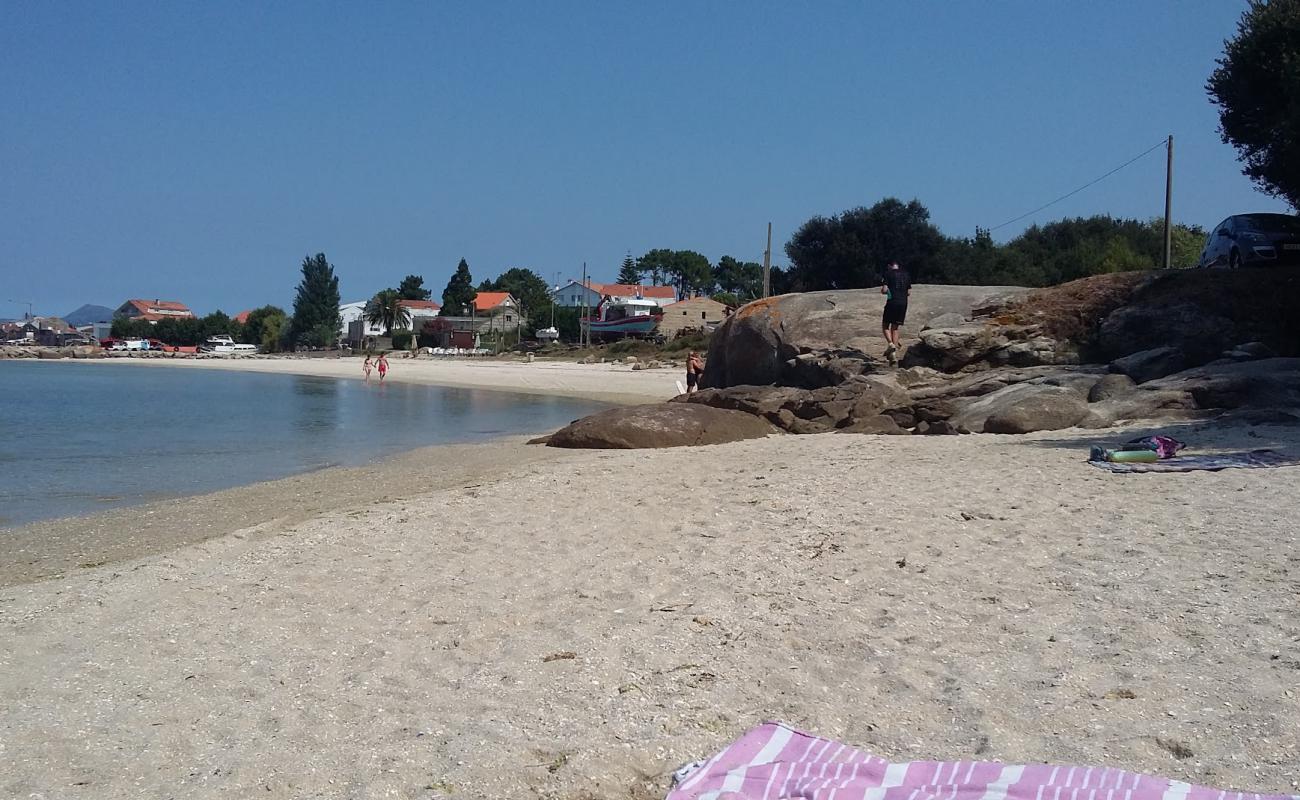 Foto af Lavaxeira beach med hvidt sand overflade