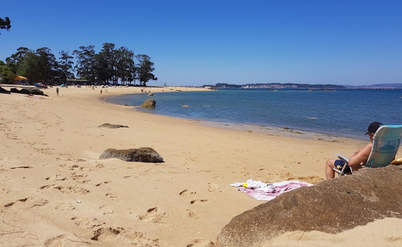 Foto af Praia das Sinas med lys sand overflade