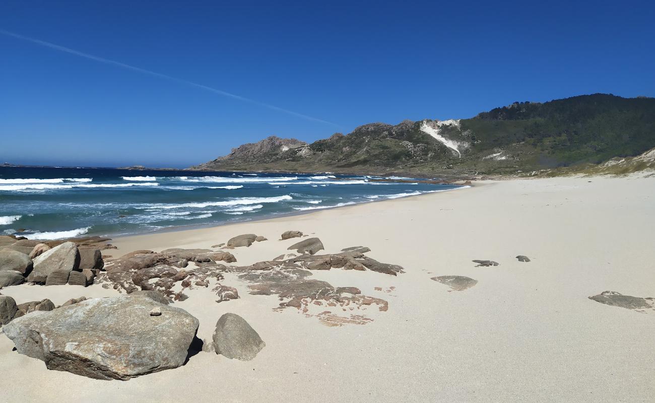 Foto af Playas de Trece med hvidt sand overflade