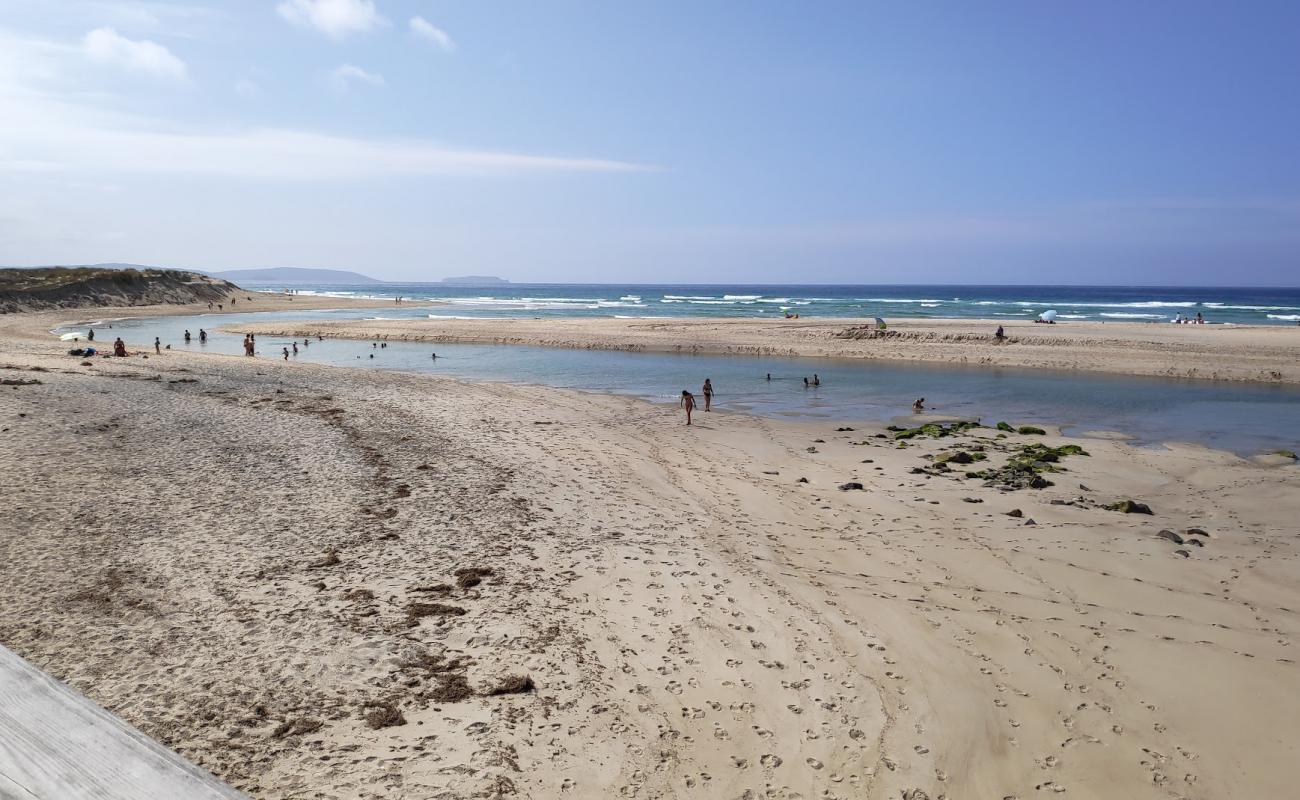 Foto af Praia de Baldaio med hvidt sand overflade