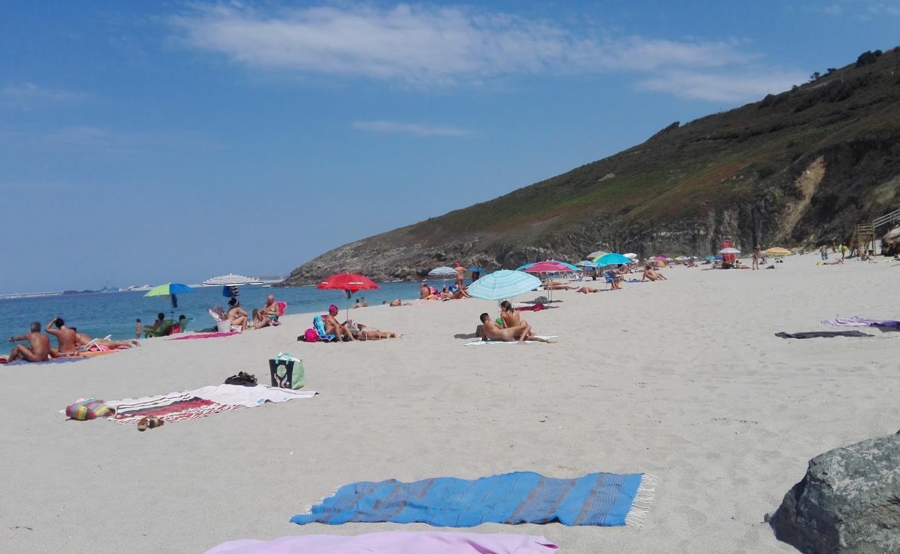 Foto af Praia de Combouzas med lys fint sand overflade