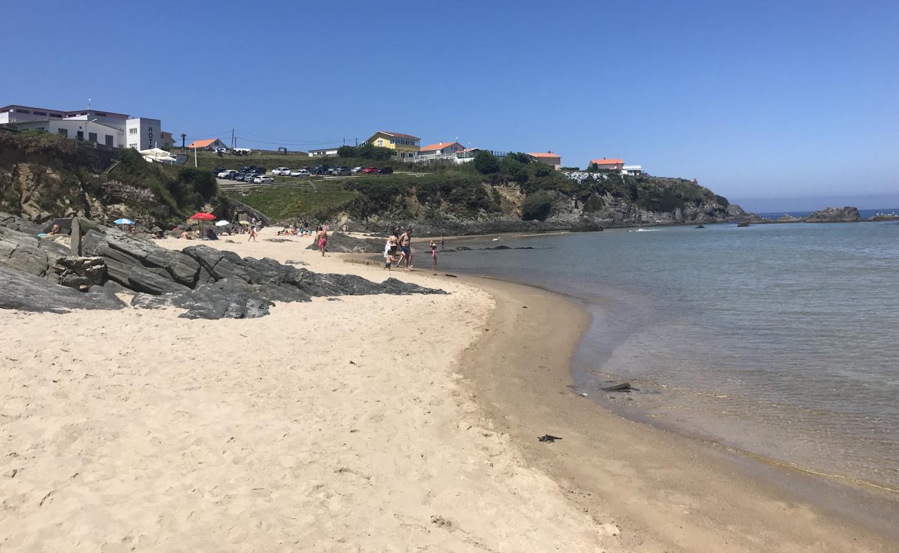 Foto af Playa de Meiras med hvidt fint sand overflade