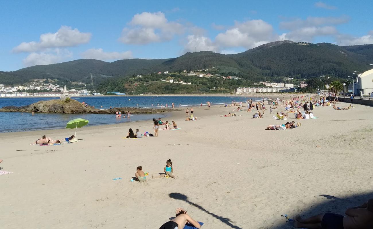 Foto af Playa de Covas med hvidt fint sand overflade