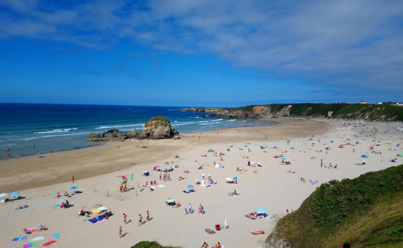 Foto af Penarronda Strand med lys fint sand overflade