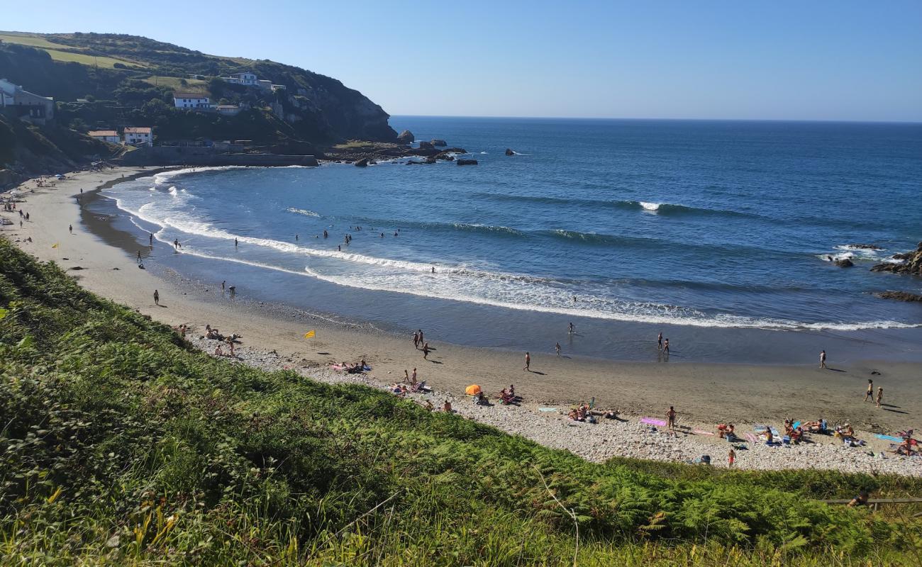 Foto af Playa de Arnao med let sten overflade