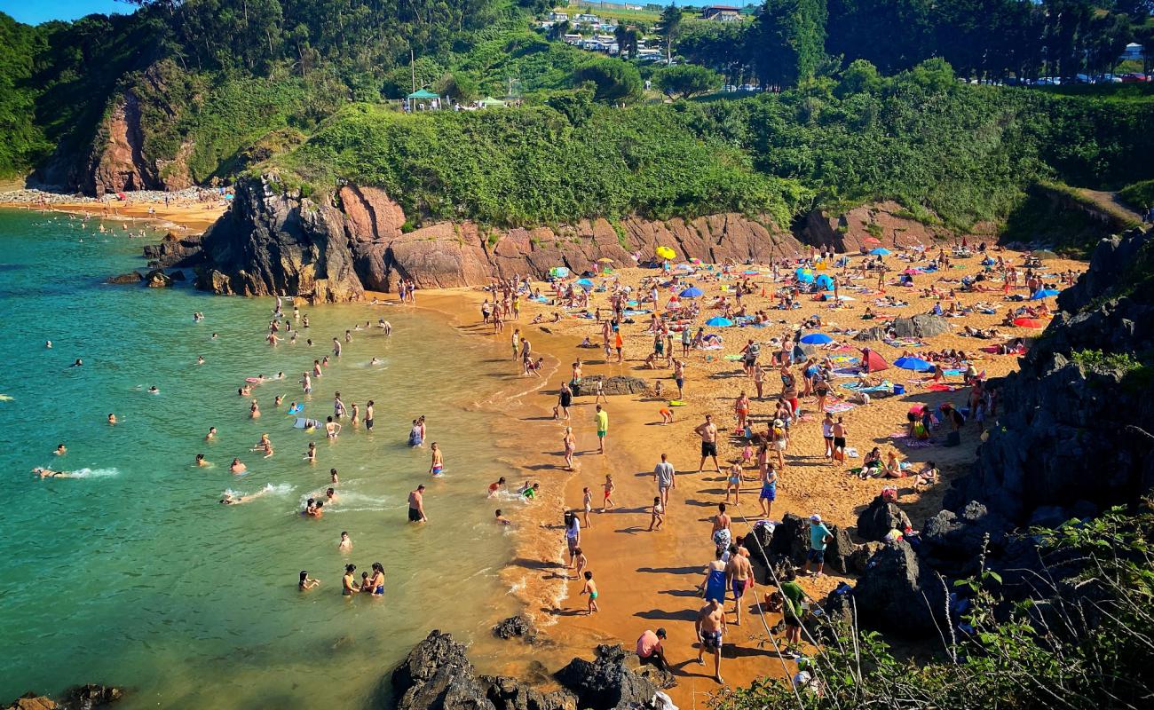 Foto af Playa Carranques med lys fint sand overflade