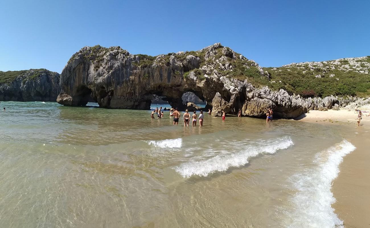 Foto af Cuevas del Mar med lys sand overflade