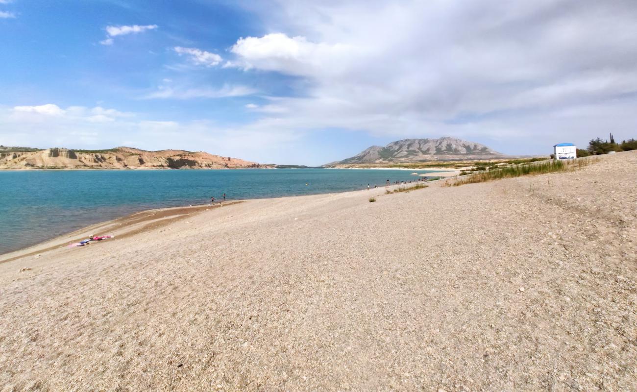 Foto af Playa De Freila med gråt sand og småsten overflade