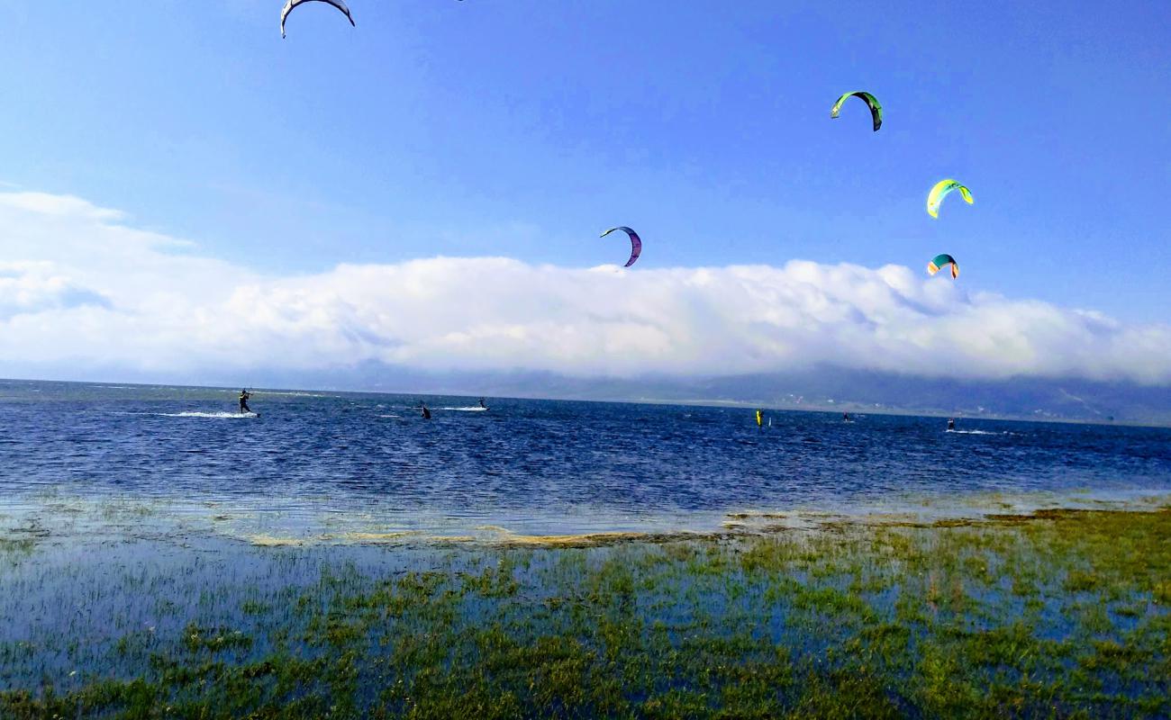 Foto af Kitesurf spot  Embalse del Ebro med græs overflade