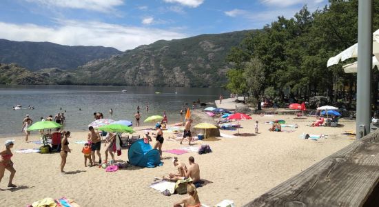 Praia Viquela Lago de Sanabria