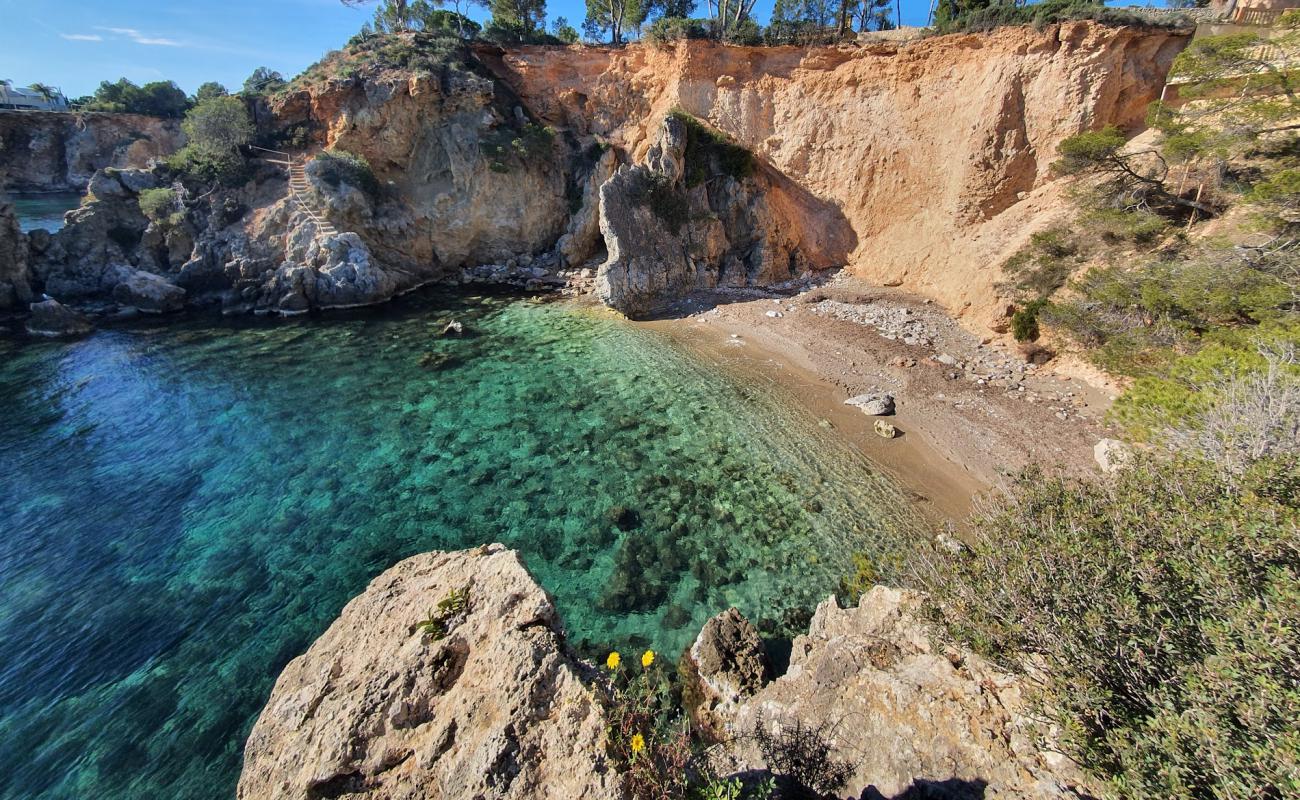 Foto af Platja Cap des Gegant med lyst sand & sten overflade