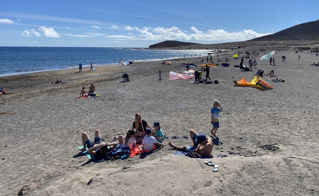 Foto af Playa de Montana Roja med lys sand overflade