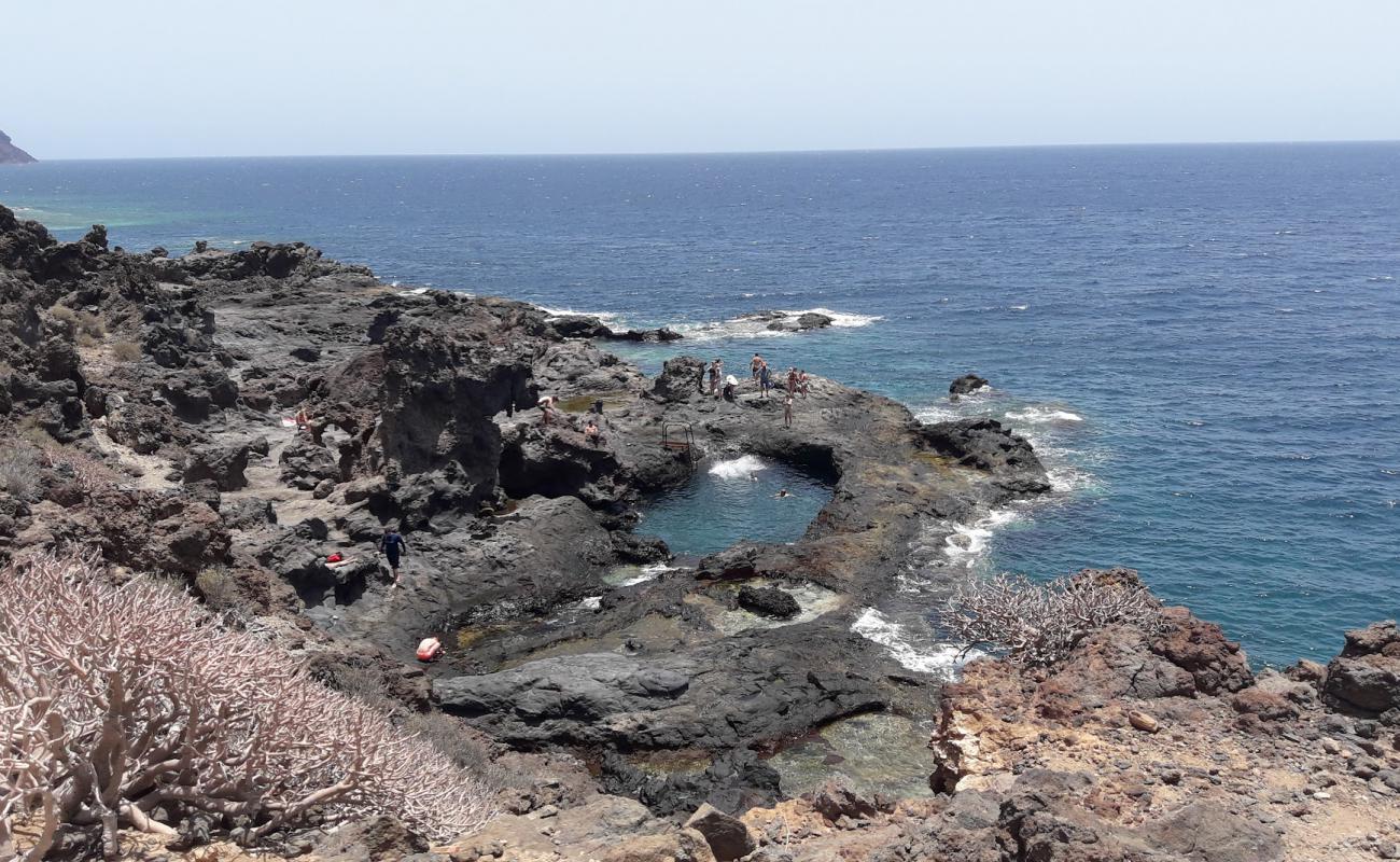 Foto af Playa Y Piscinas Naturales med sten overflade