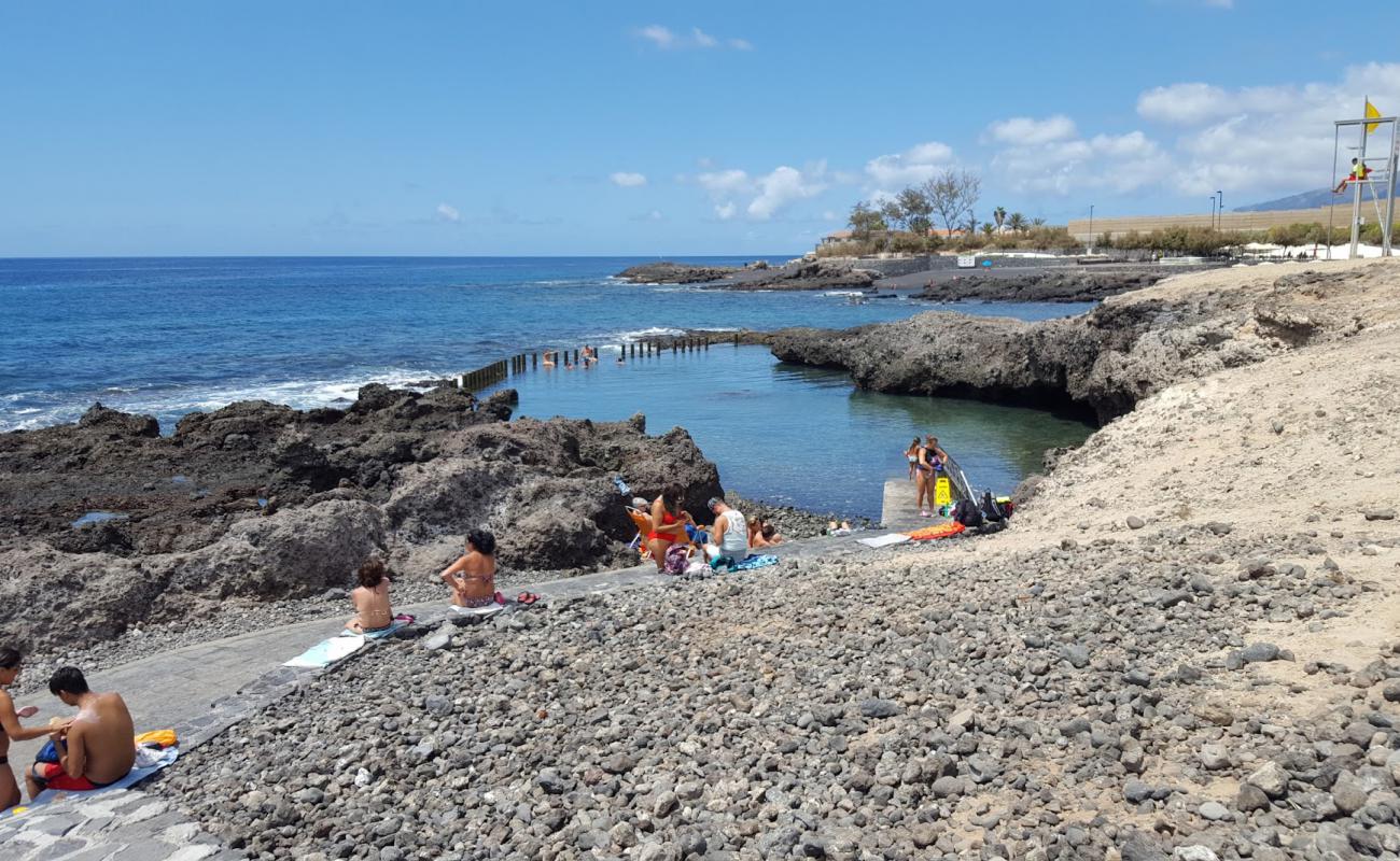 Foto af Piscinas naturales Alcala Beach med sten overflade