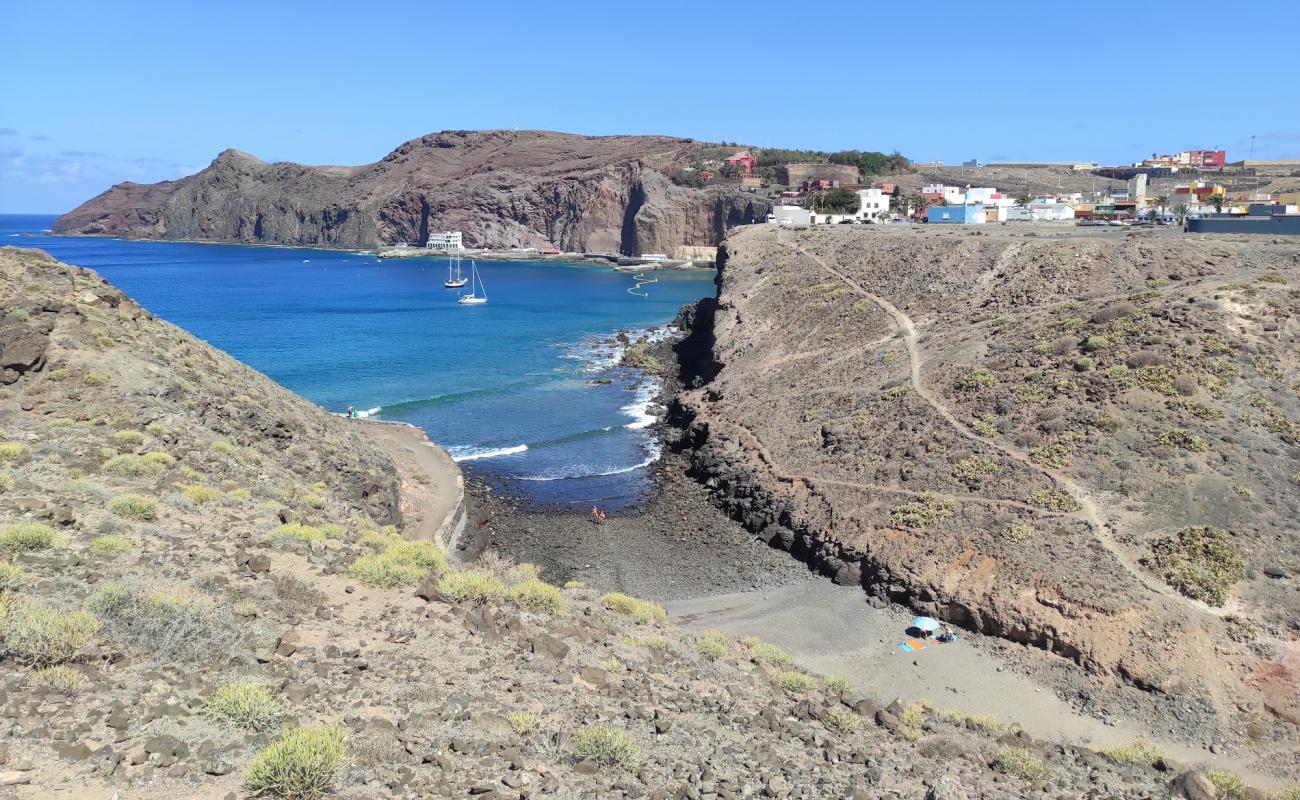 Foto af Playa de Martorell med grå sand overflade