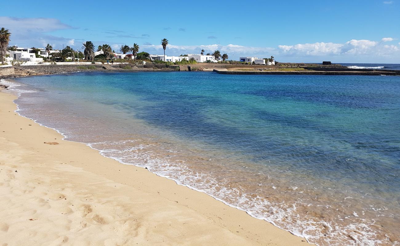 Foto af Playa de Pedro Barba med lys sand overflade