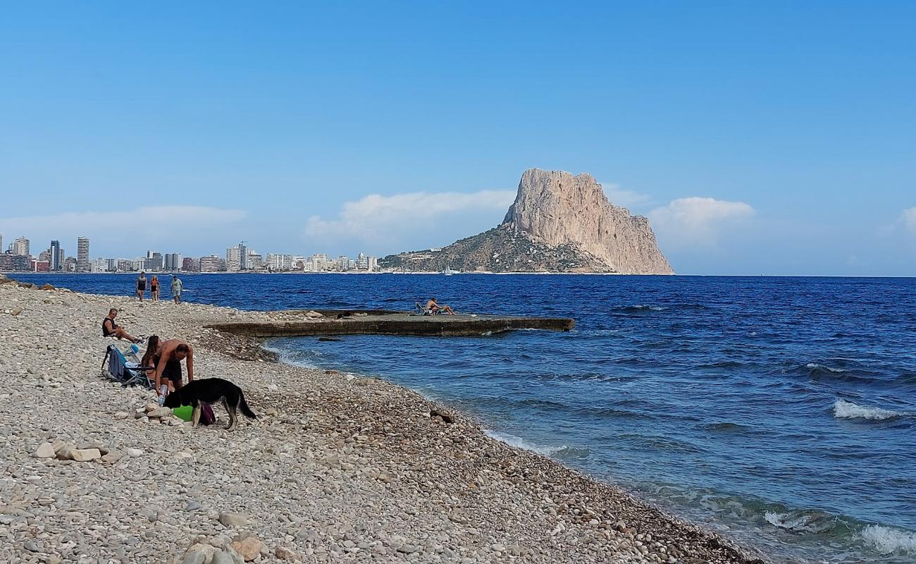 Foto af Cala Les Urques med let sten overflade