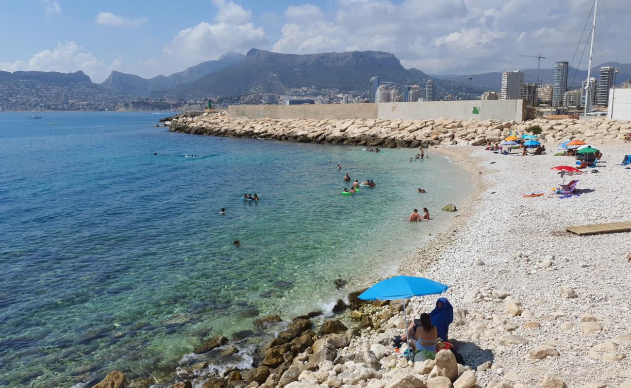 Foto af Cala el Raco med let sten overflade