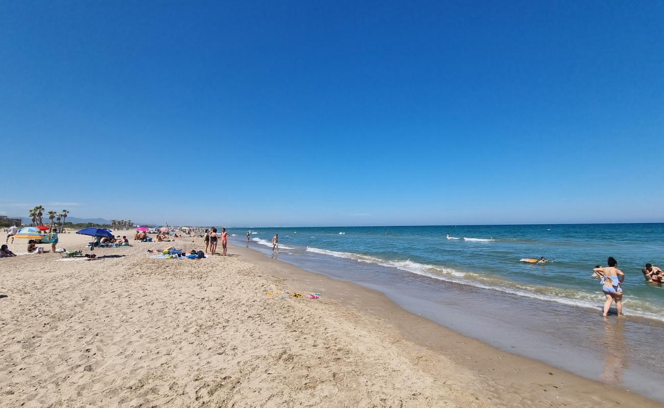 Foto af Platja Almarda med lys sand overflade