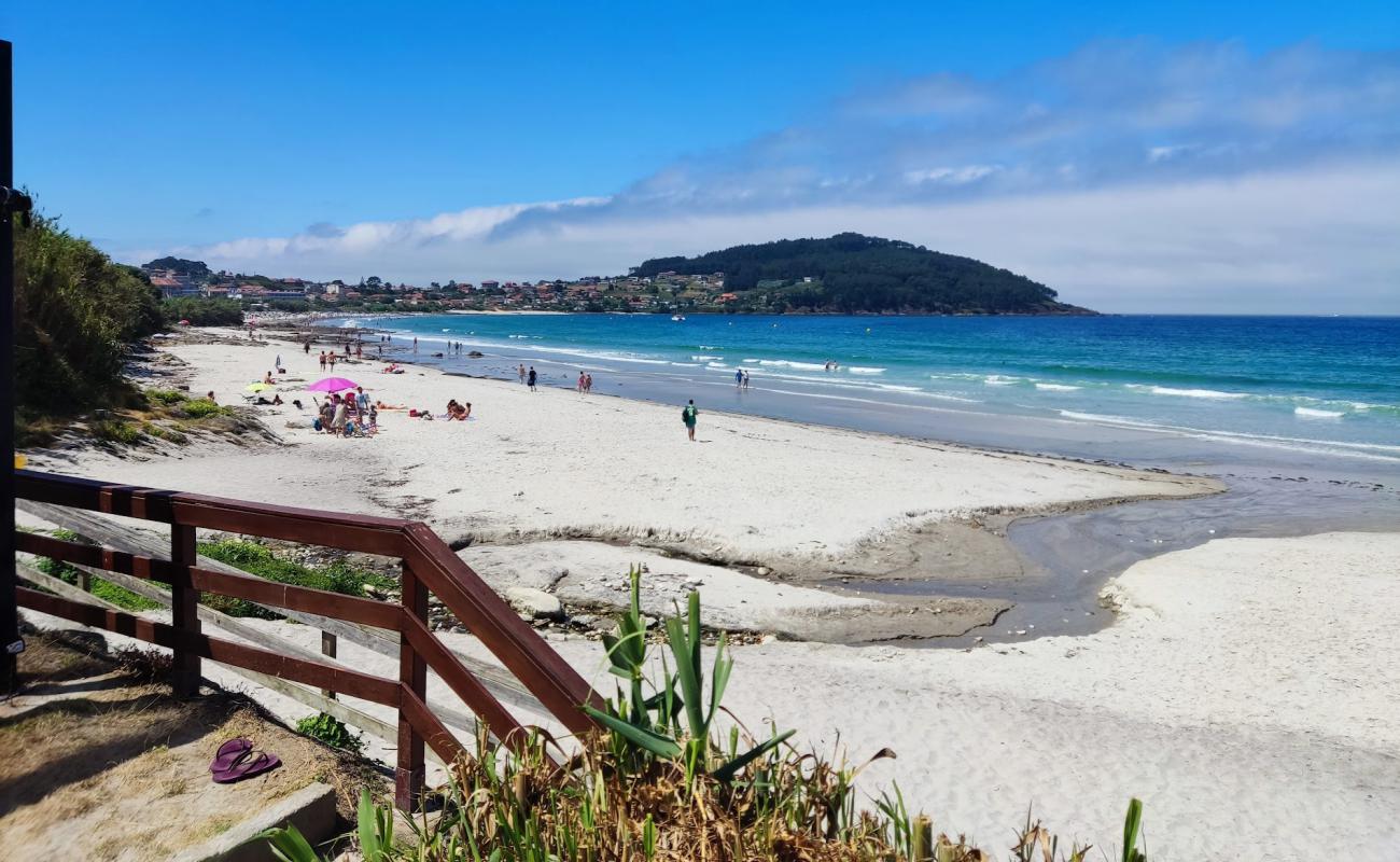 Foto af Praia de Prado med lys sand overflade