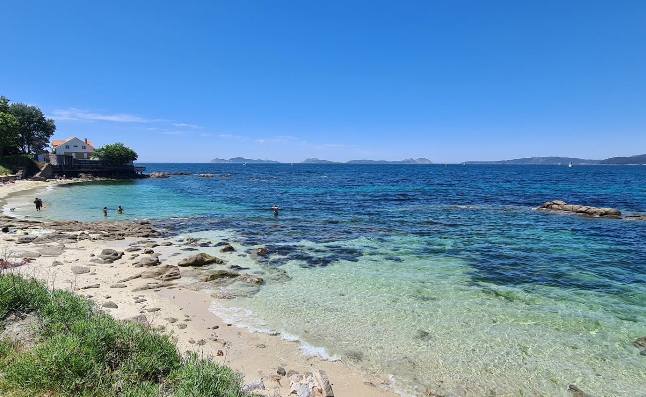 Foto af Praia da Mourisca med lys sand overflade