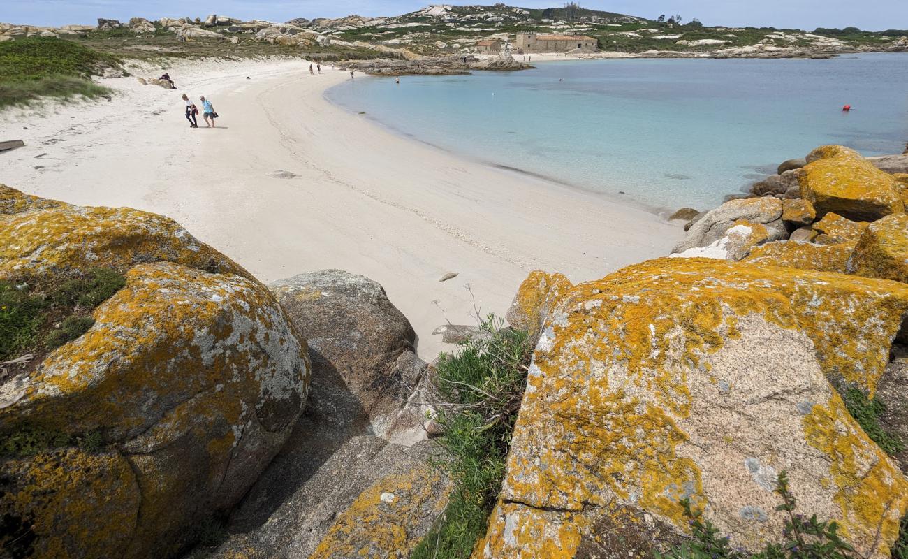 Foto af Praia do Castelo Ou do Almacen med lys sand overflade